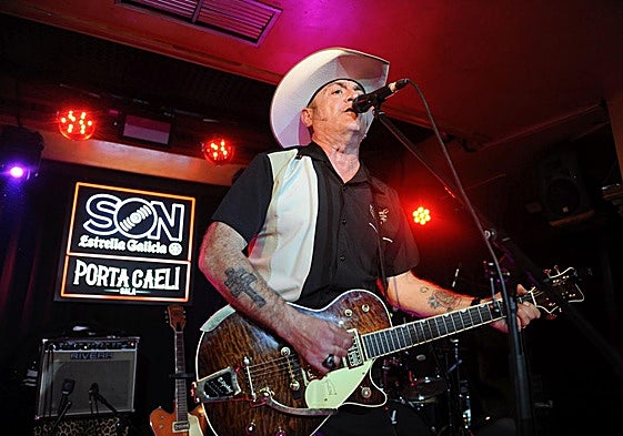 Actuación de Rebeldes 79 en la sala Porta Caeli