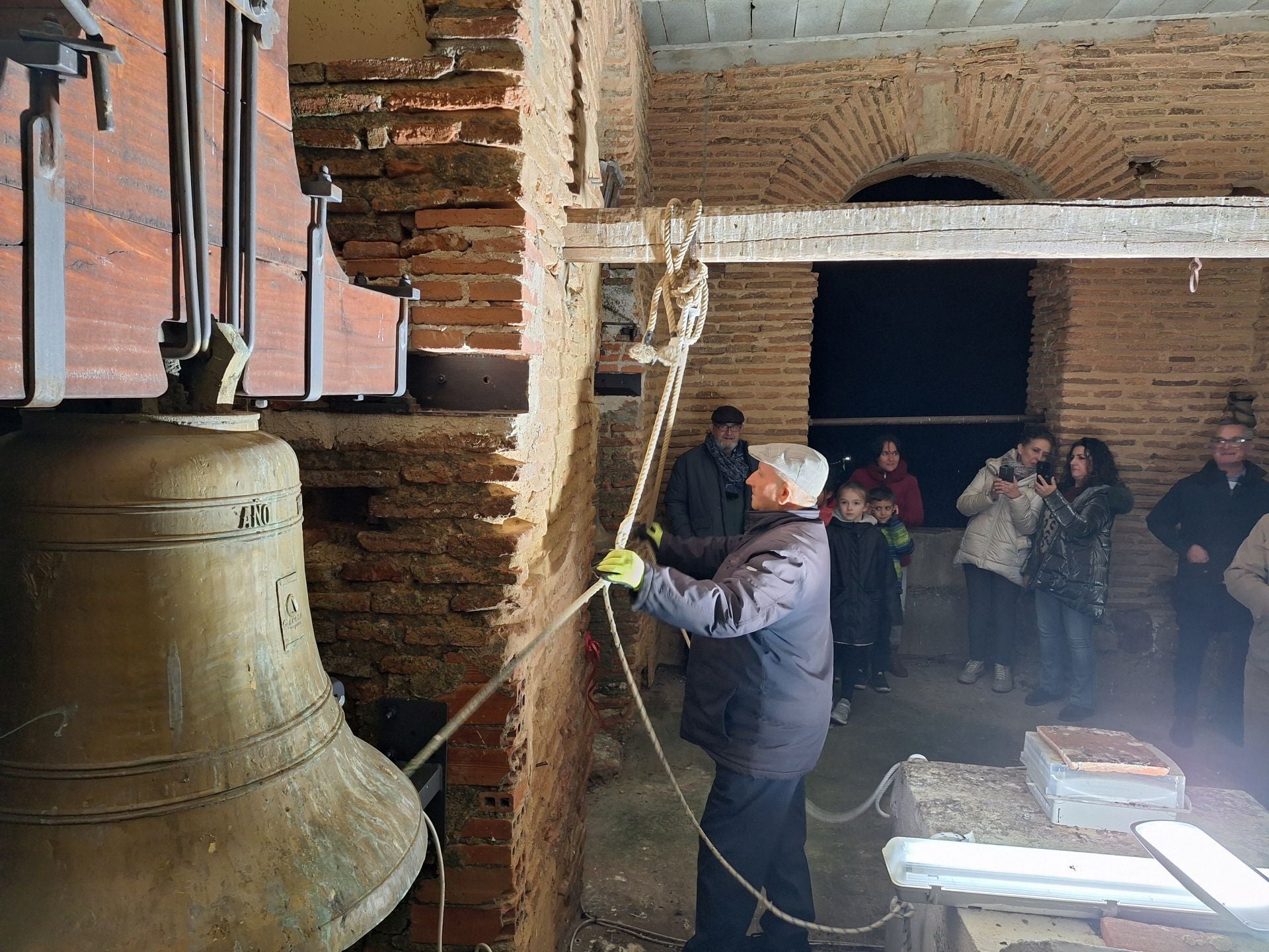 Santa Eufemia toca las campanas para ahuyentar los diablos tormenteros