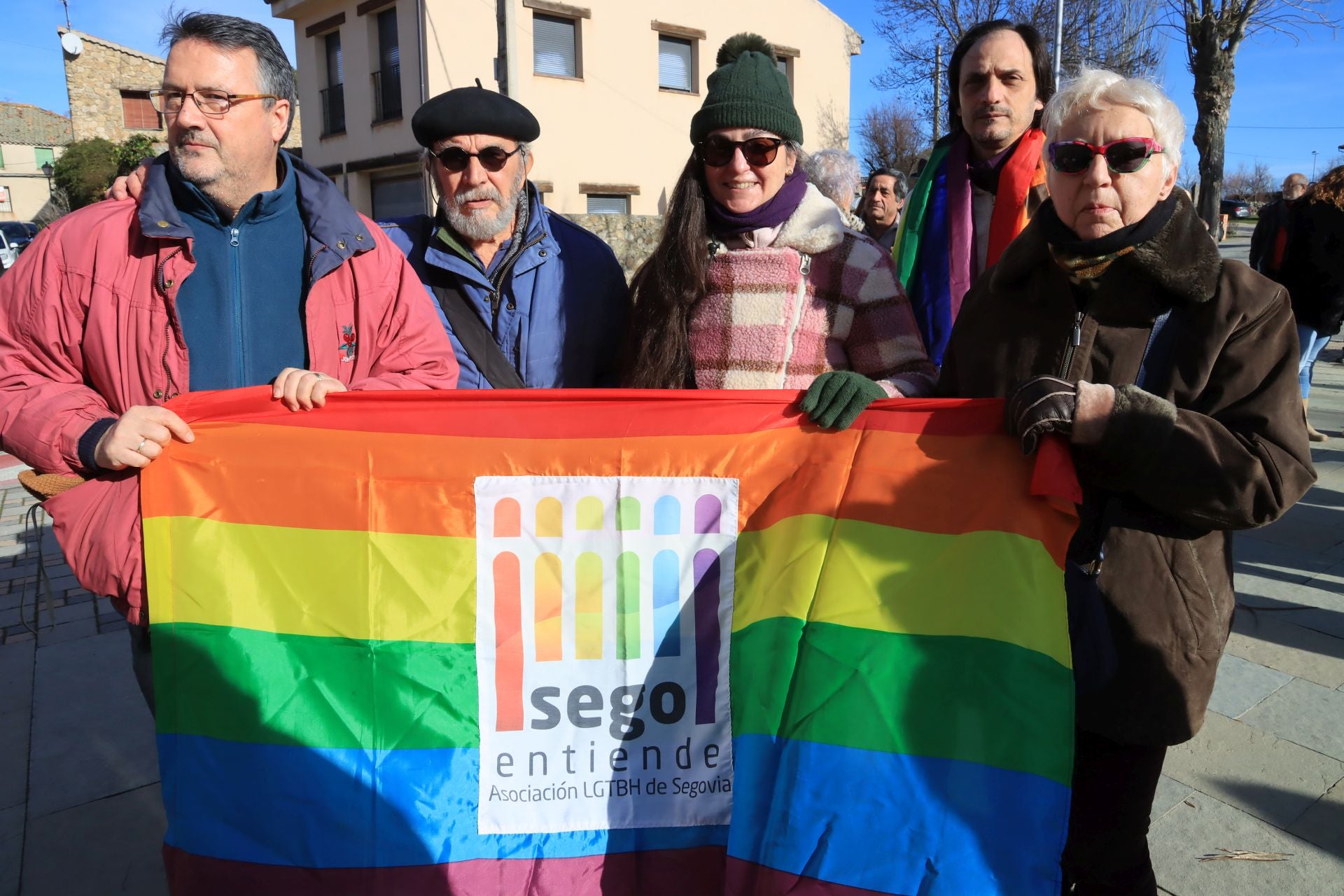 Fotos de la concentración en apoyo a las parejas homosexuales en Segovia