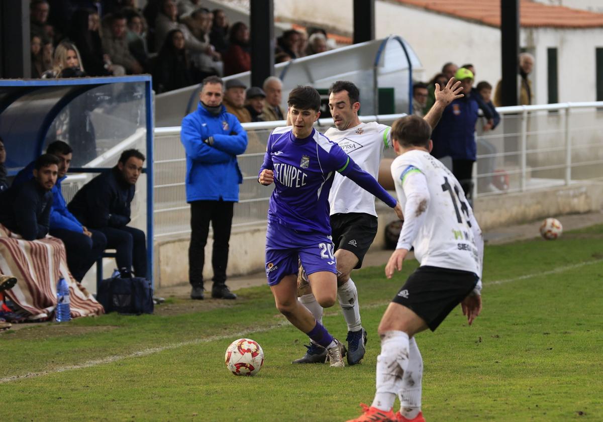 Isma, en una acción del partido en Ciudad Rodrigo.