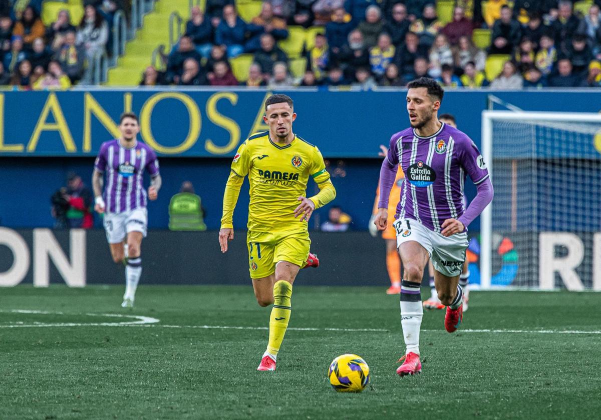 Selim Amallah controla el balón durante el último partido entre el Villarreal y el Real Valladolid