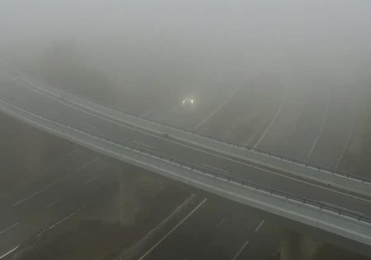 Estado de la A-62 a la altura de Tordesillas a primera hora de este miércoles.