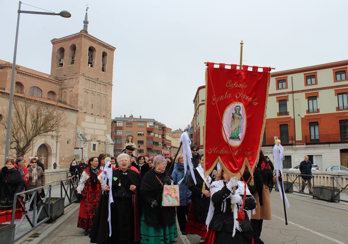 Imagen principal - Procesión por la calle Padilla