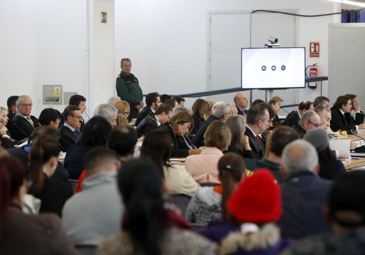 Primera sesión del macrojuicio celebrado en la Feria de Valladolid por estafa bancaria.