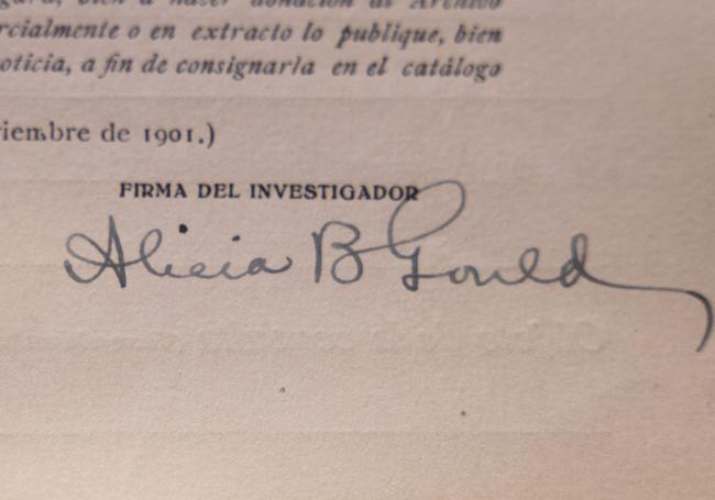 Firma de la investigadora en una de las peticiones en el Archivo de Simancas.