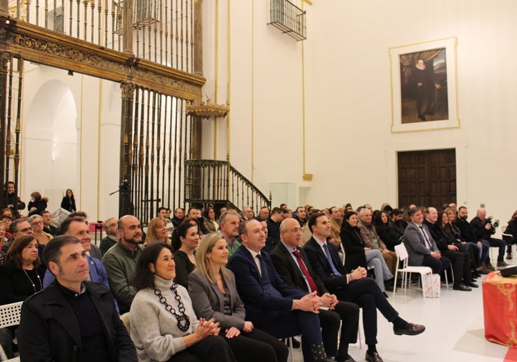 Autoridades en el acto de presentación