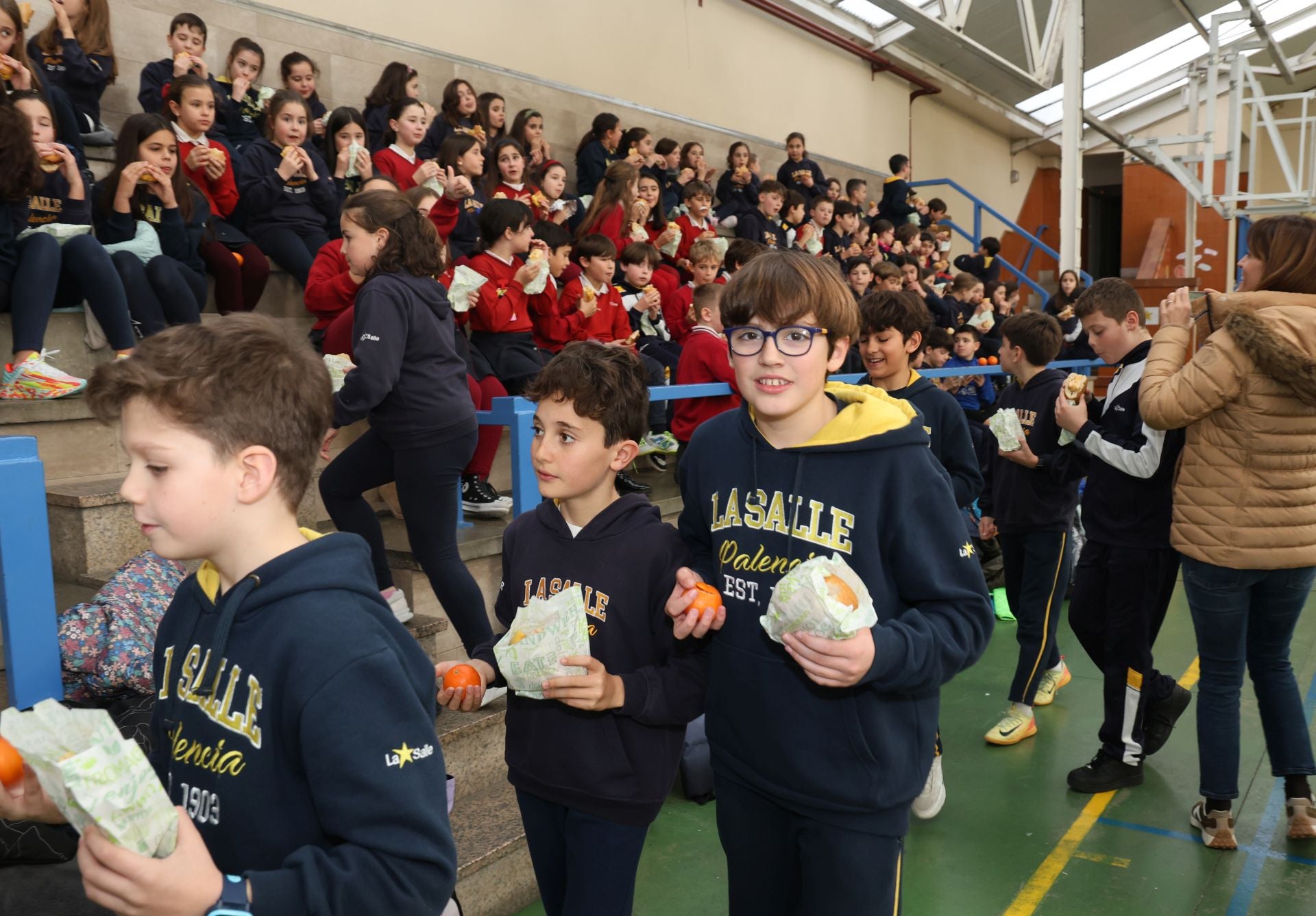 El bocata solidario de Manos Unidas en los colegios de Palencia