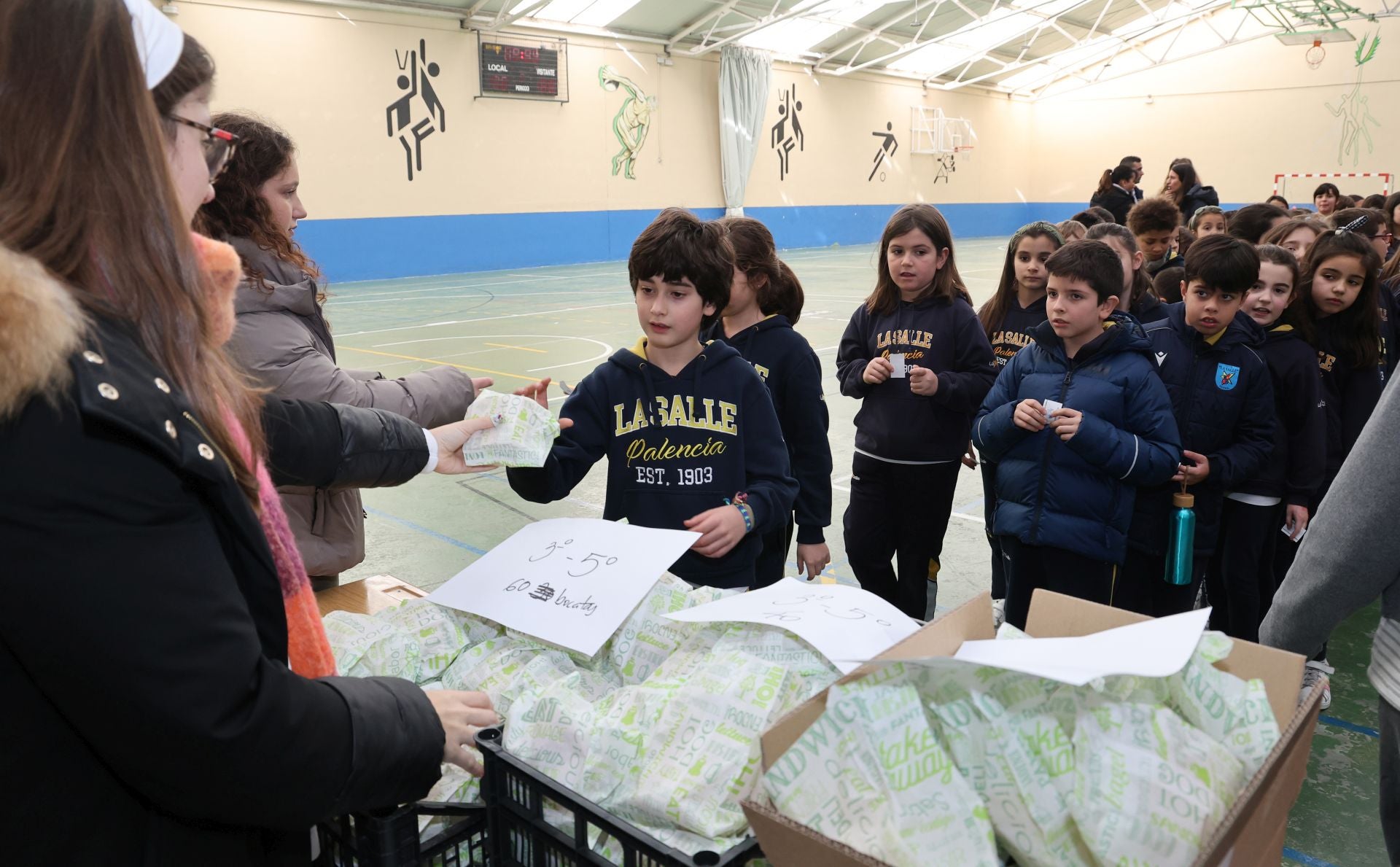 El bocata solidario de Manos Unidas en los colegios de Palencia