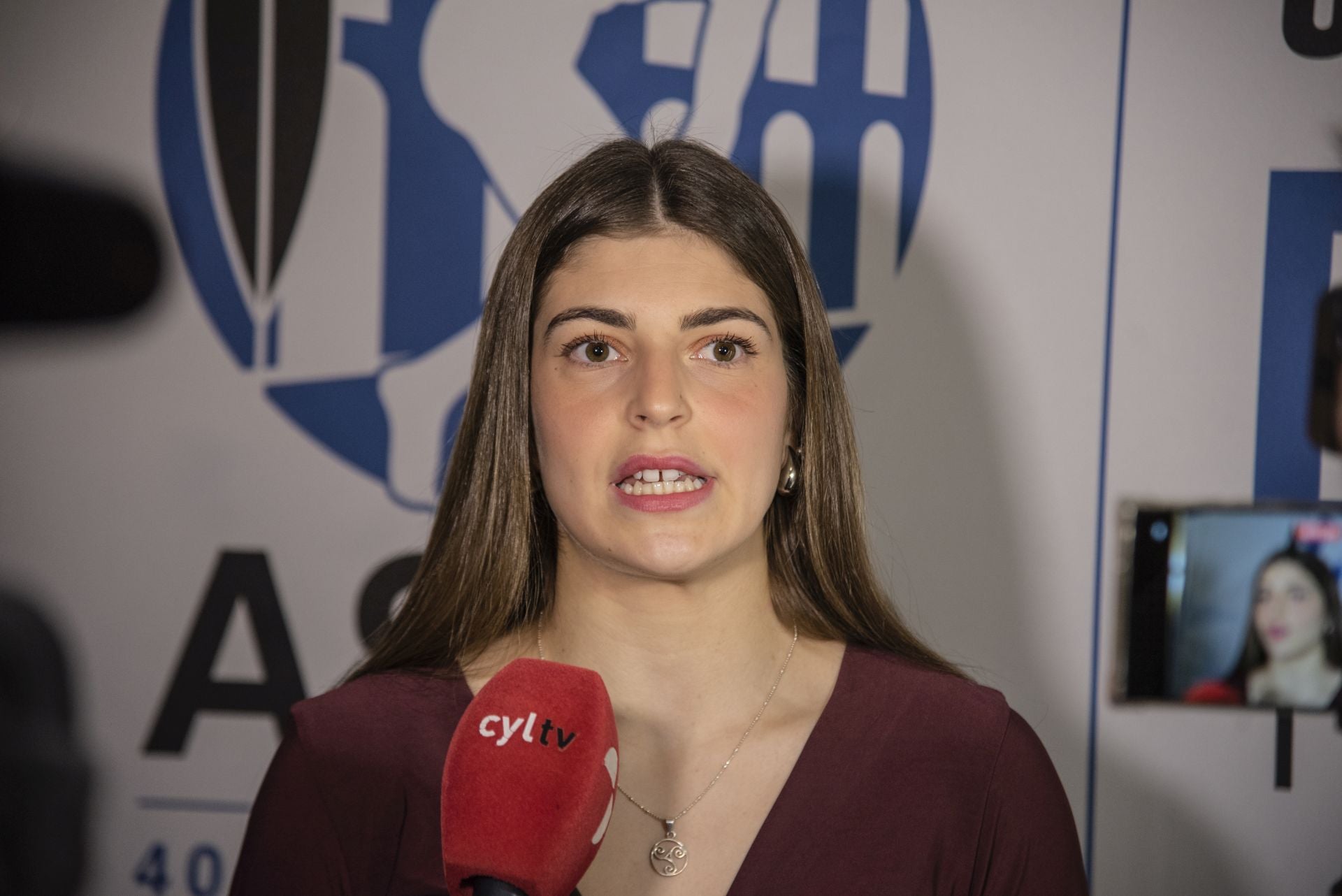 Fotos: Isabel Aaiún irrumpe en la Gala del Deporte de Segovia