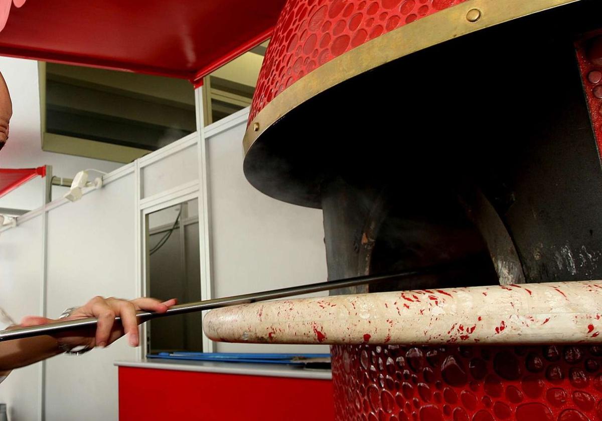 Horno de leña para pizza en una imagen de archivo.