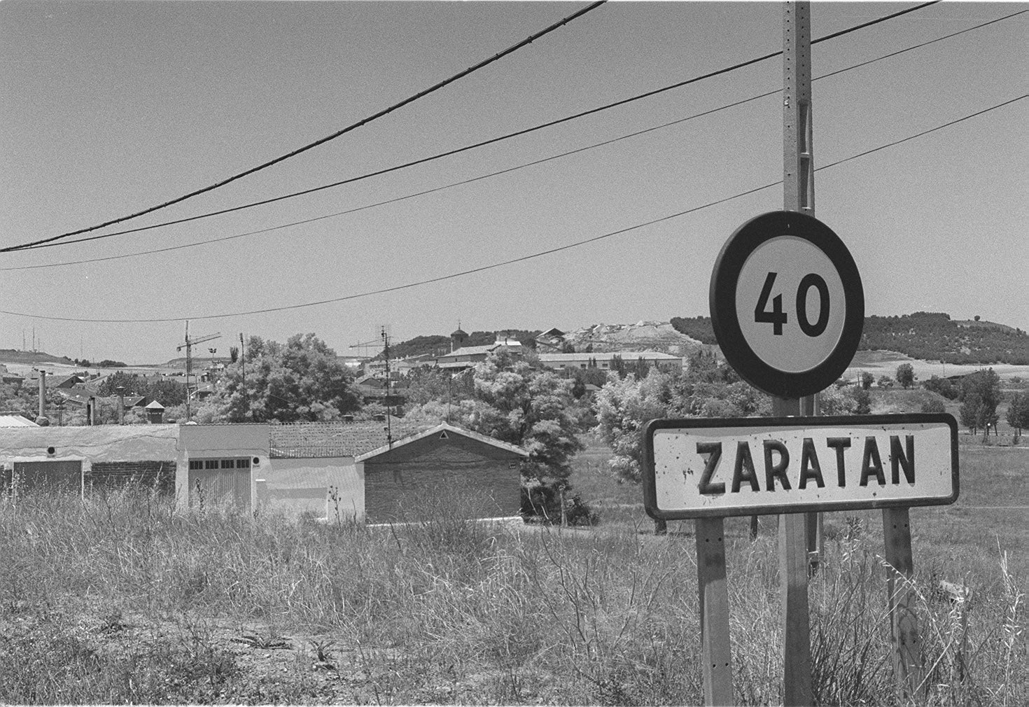 Entrada a la localidad. 26 de junio de 1999.