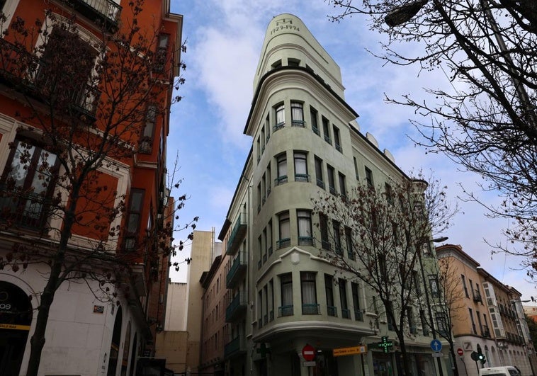 El Edificio Montero Calvo con vistas a Plaza España