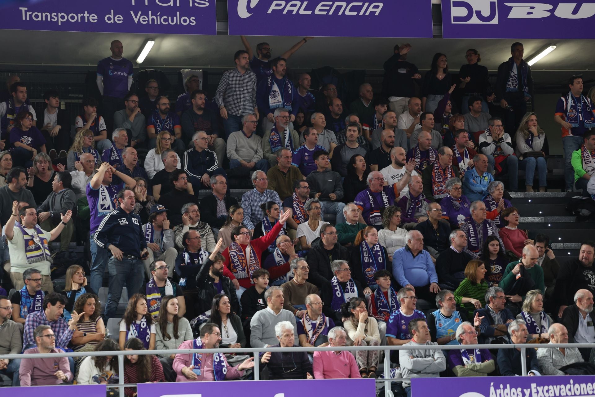 Búscate en las gradas del Palencia-San Pablo Burgos