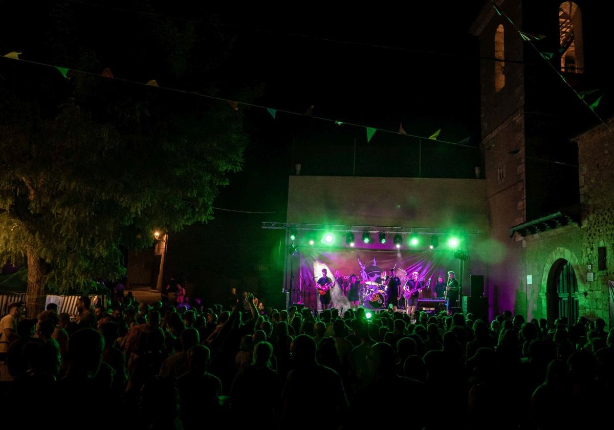 Un concierto en la pasada edición del Boinafest en la plaza de Arenillas.