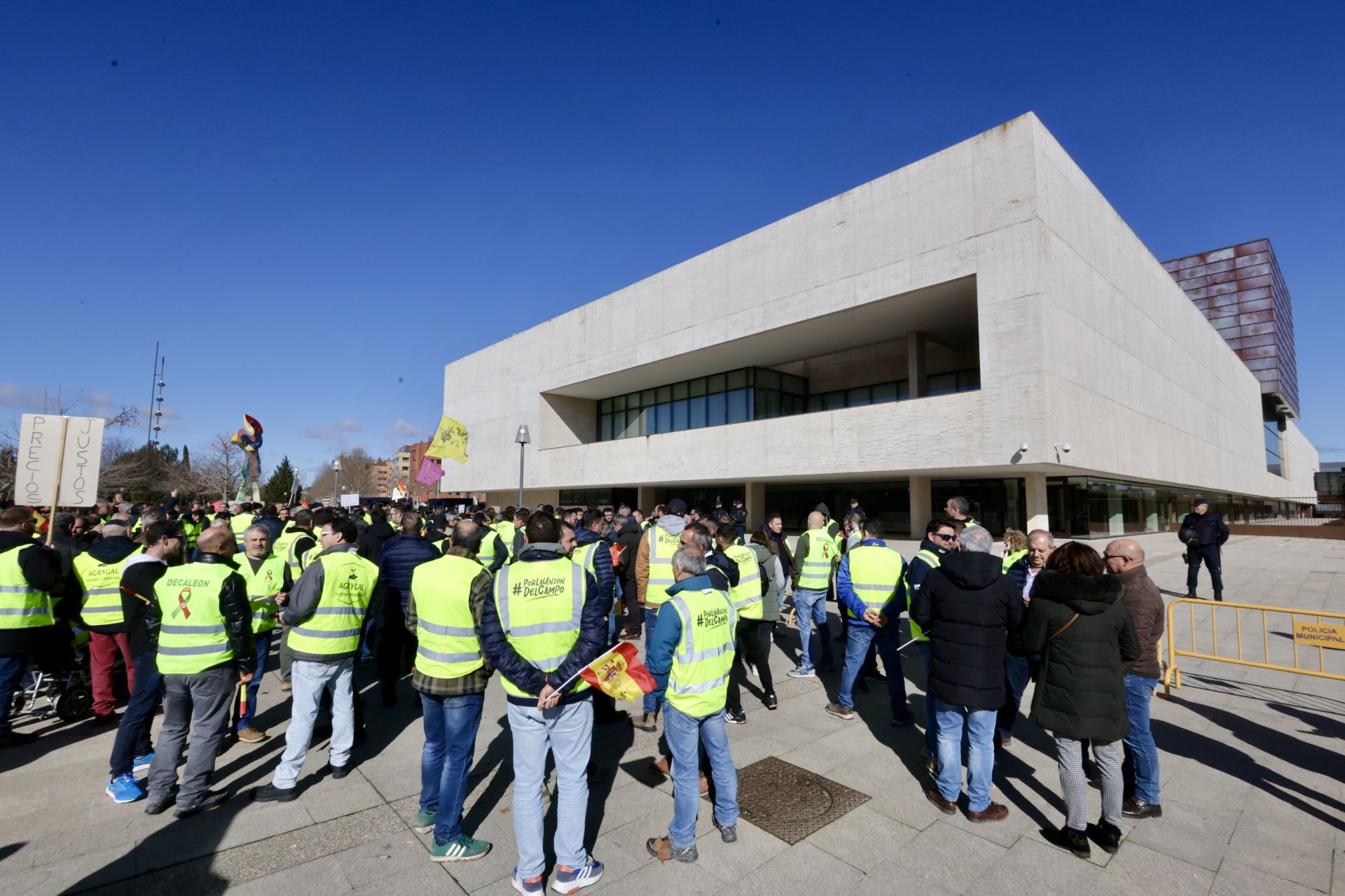 Agricultores y ganaderos protestan en Valladolid por el acuerdo con Mercosur