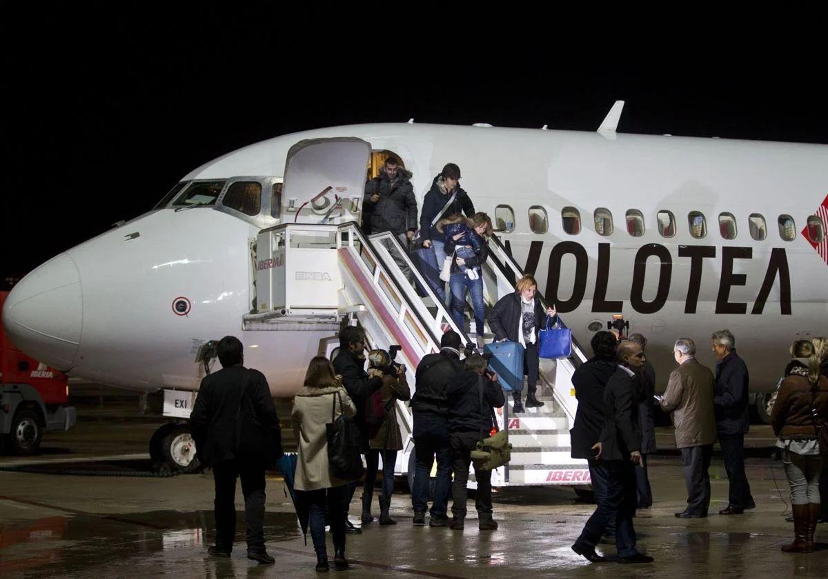 Un avión de la aerolínea aterriza en Santander en un vuelo procedente de Venecia.