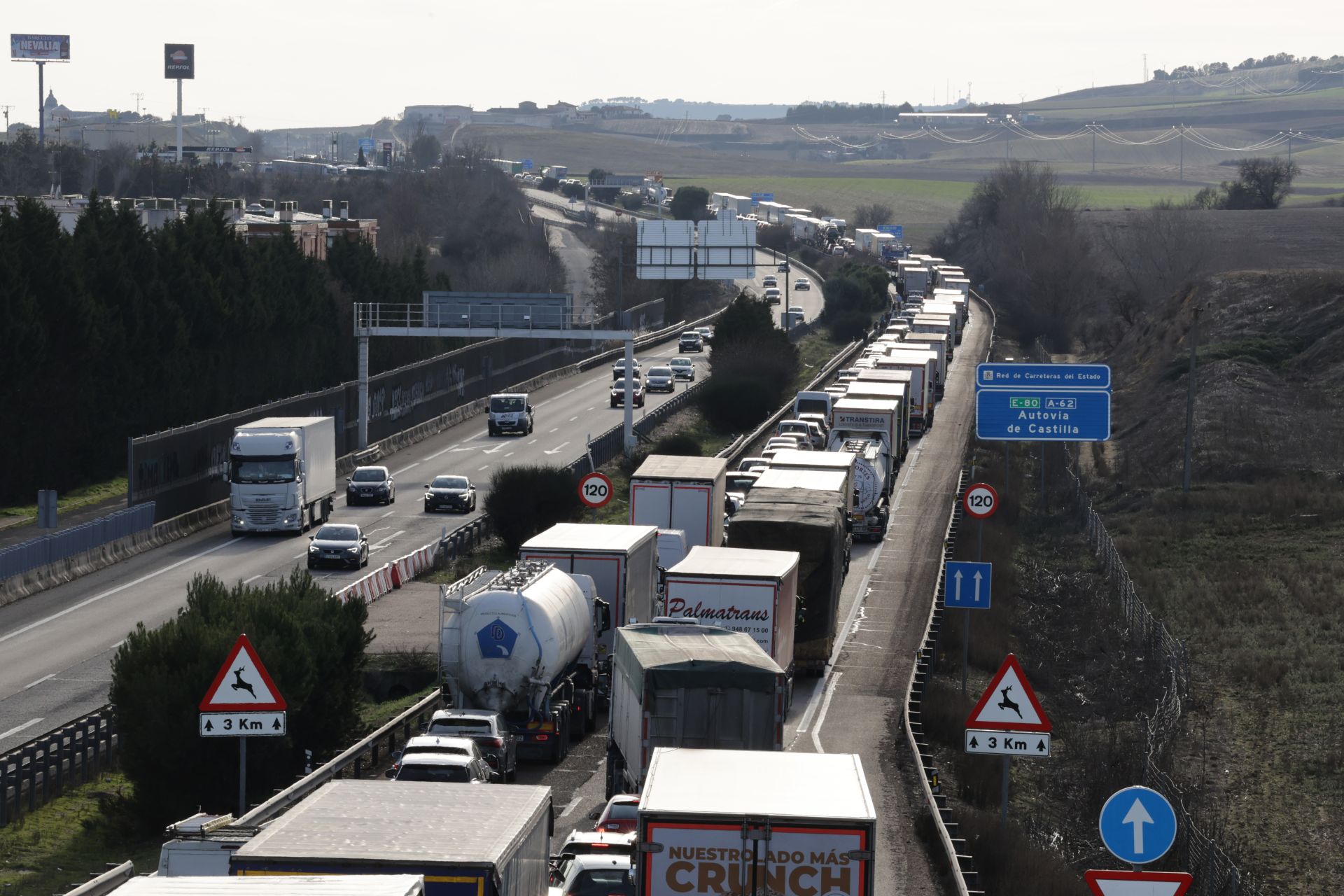 Las imágenes del accidente y las retenciones a la altura de Simancas