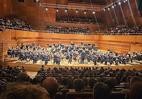 Un pasaje del concierto dirigido por Hugh Wolff.