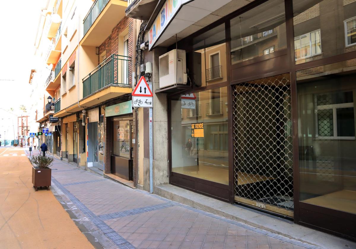 Negocios cerrados en la calle Blanca de Silos.