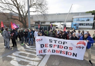 Trabajadores de PPG Ibérica se concentran contra los nueve despidos en Laguna