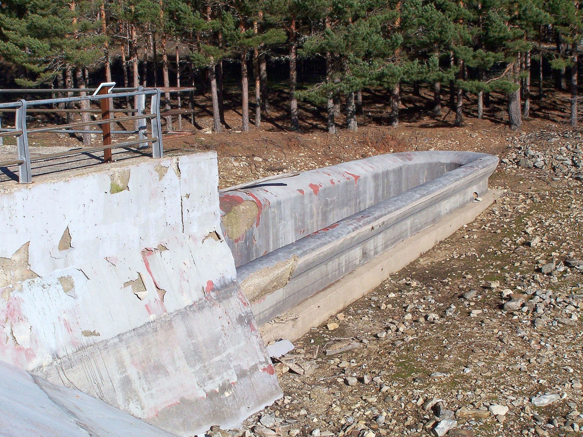 Instalaciones del embalse de El Tejo durante el varno de 2016.