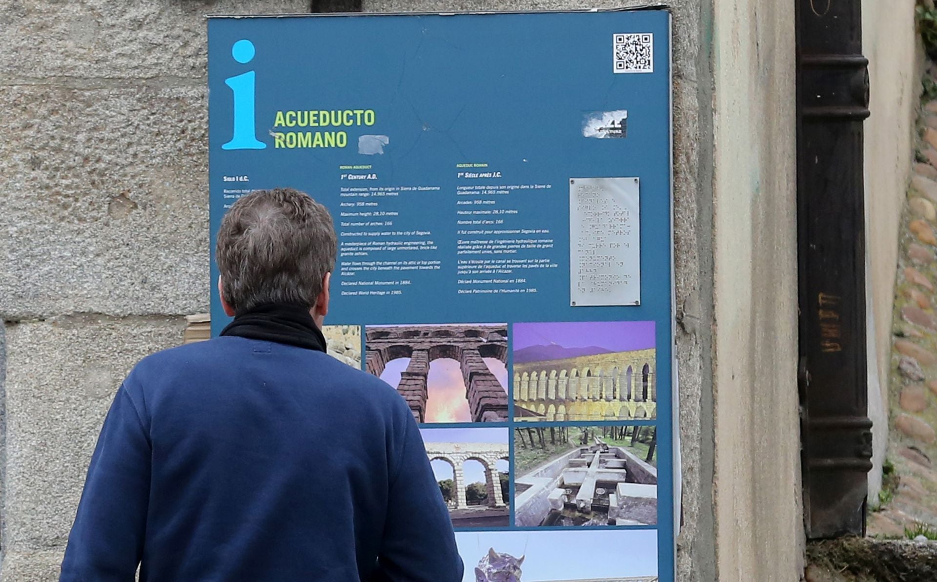 El buen tiempo llena de turistas las calles de Segovia