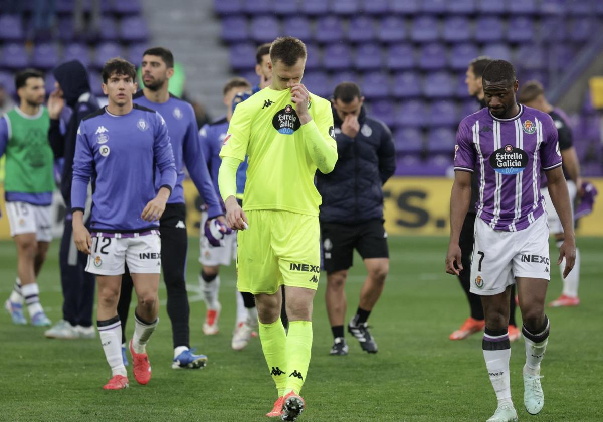 Ningún jugador del Real Valladolid logra el aprobado en el ridículo ante el Sevilla