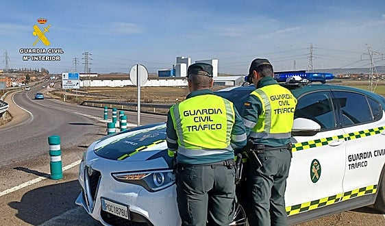 Acumulaba nueve delitos por conducir sin puntos y de forma temeraria