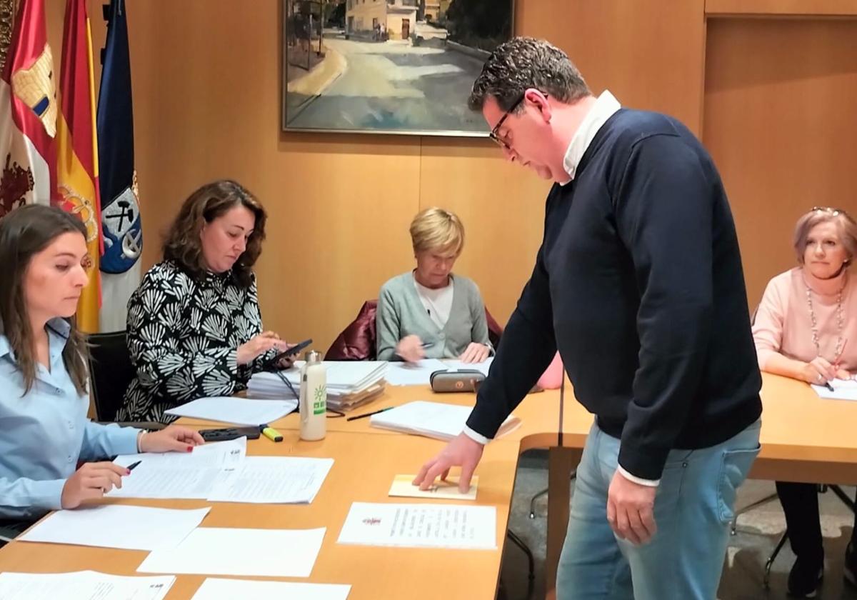 Ángel Gómez, nuevo concejal de Vox en La Lastrilla tras la dimisión de María Solís