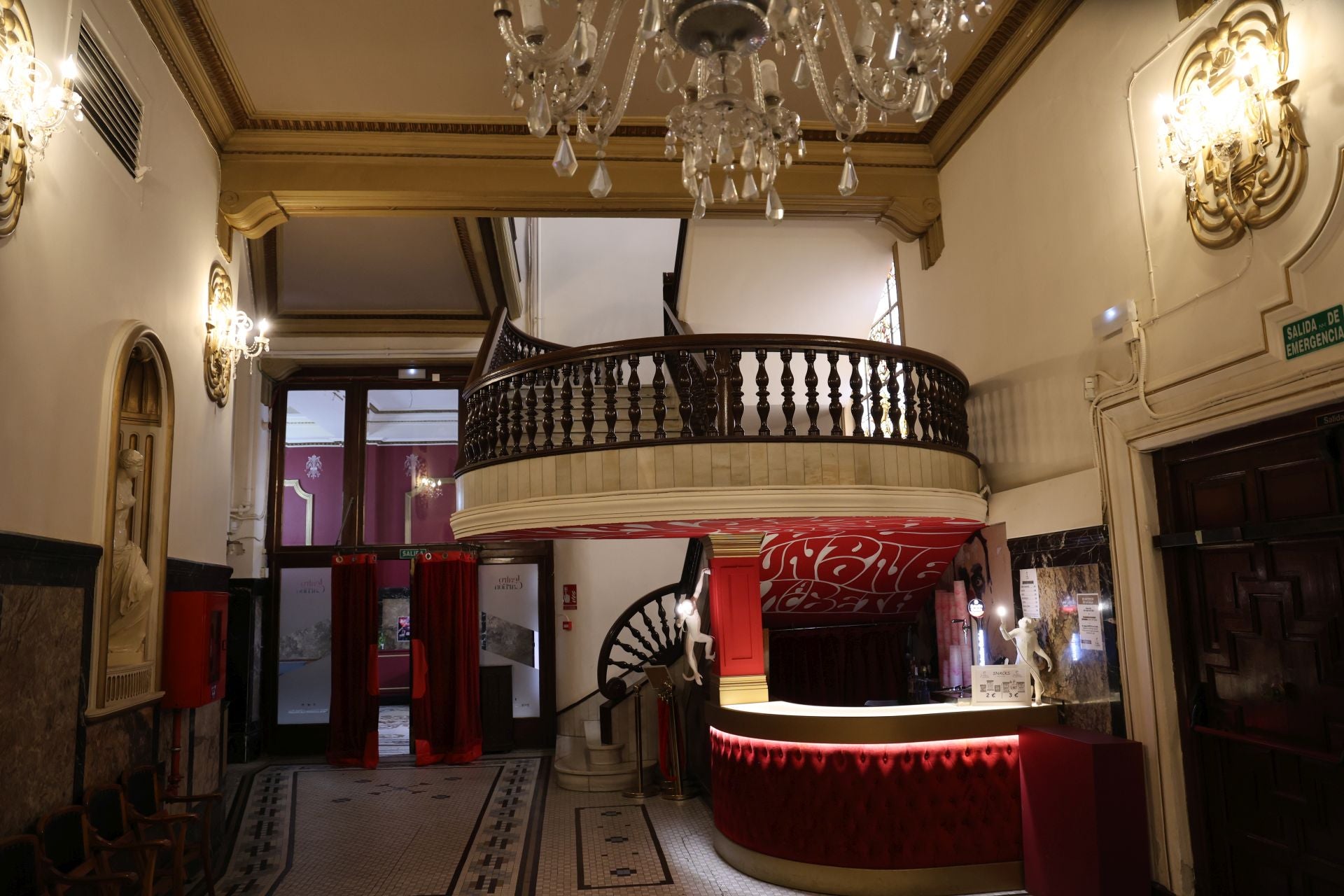 Un paseo por el interior del Teatro Carrión