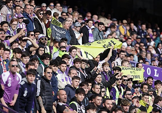 Aficionados del Real Valladolid en las gradas de Zorrilla en el choque de hace dos jornadas frente al Sevilla.