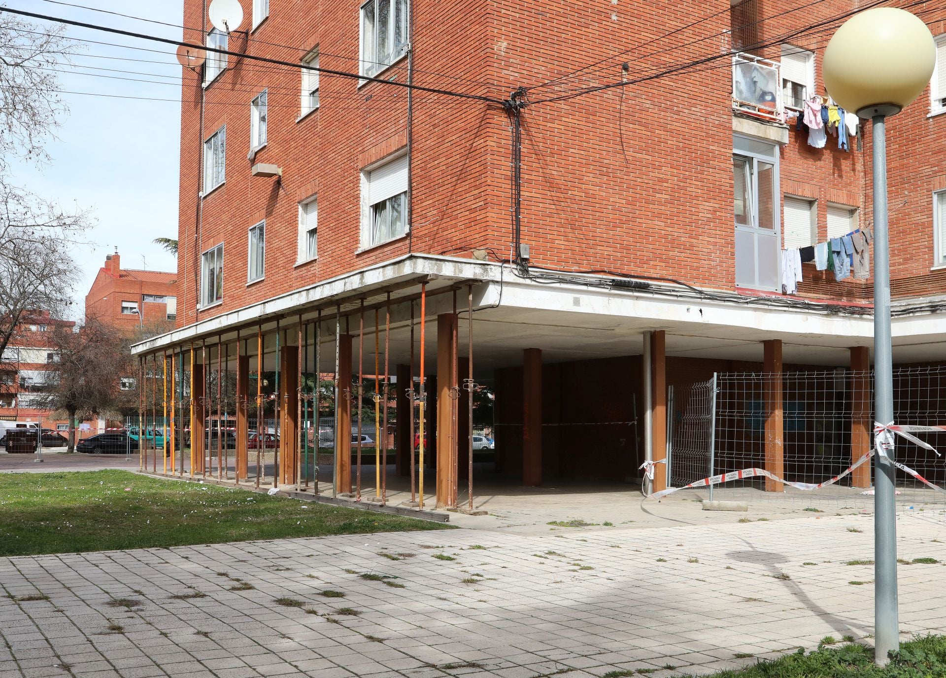 Los vecinos del edificio de la calle Padilla avanzan en la rehabilitación del edificio