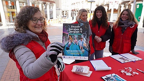 Una campaña a pie de calle para concienciar sobre los acogimientos familiares