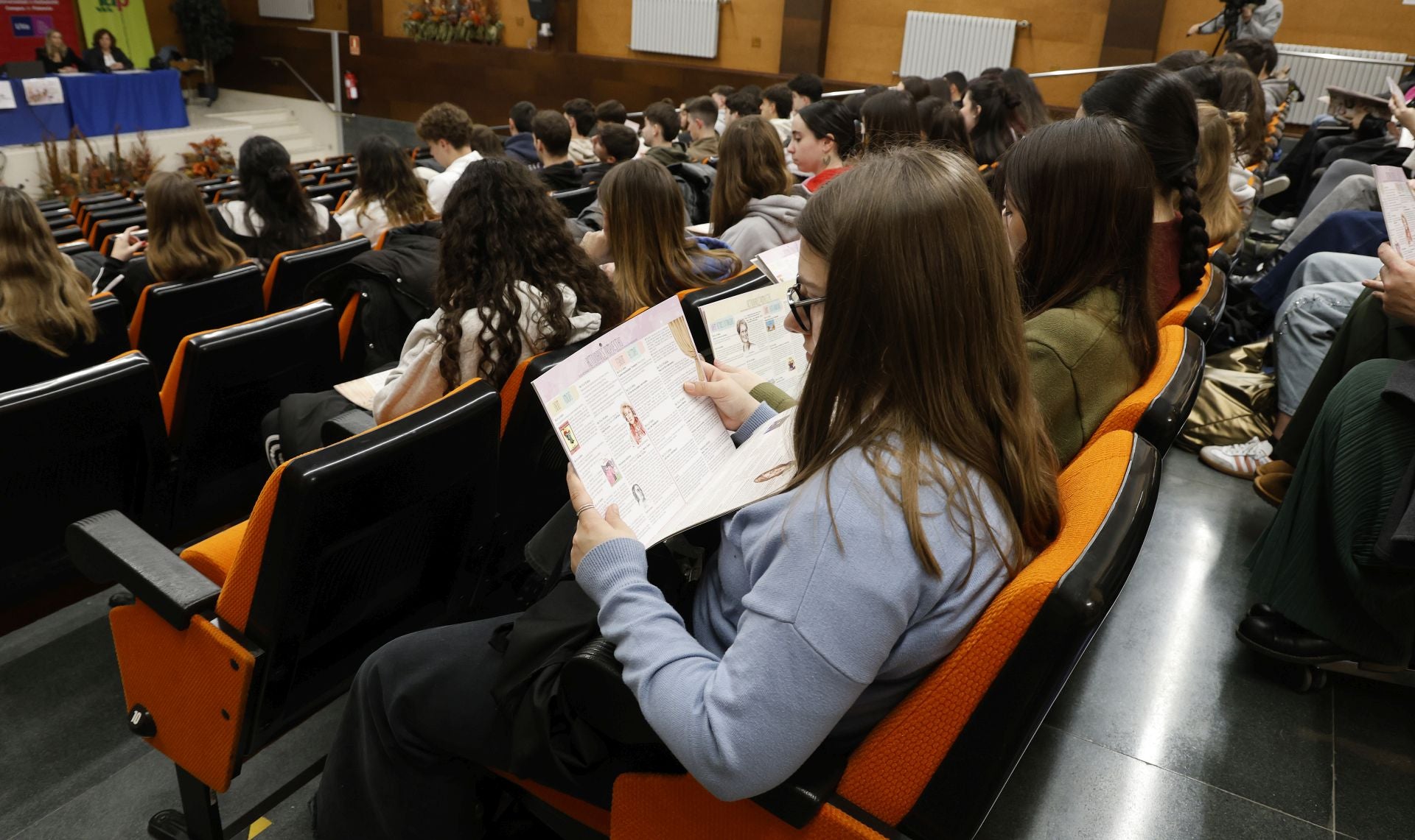 Presentación del calendario &#039;Mujeres en el teatro&#039; del campus de Palencia
