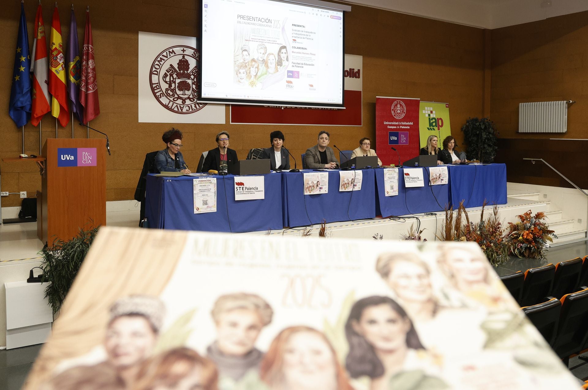Presentación del calendario &#039;Mujeres en el teatro&#039; del campus de Palencia