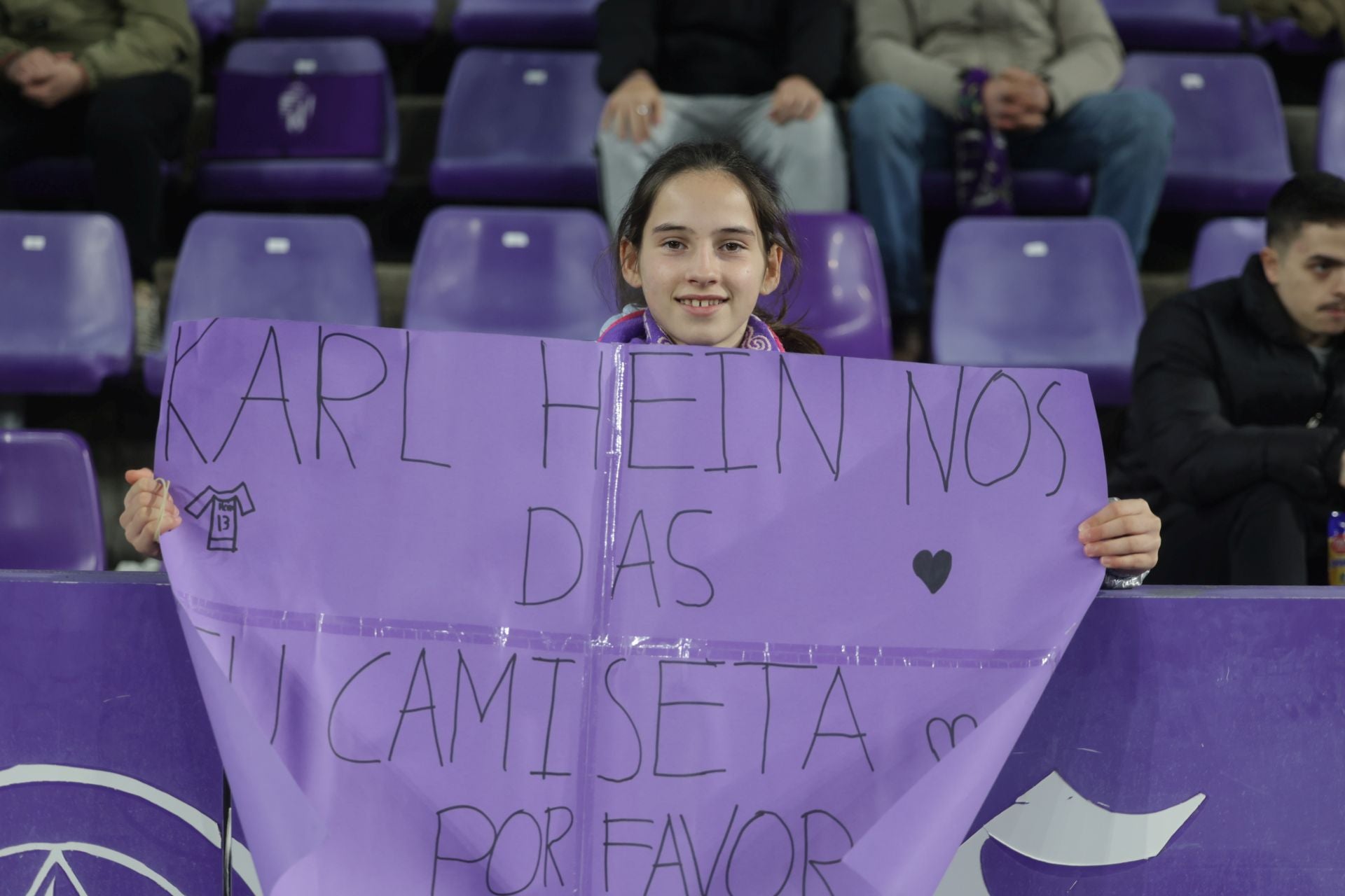 Búscate en la grada del Real Valladolid - UD Las Palmas (1/4)