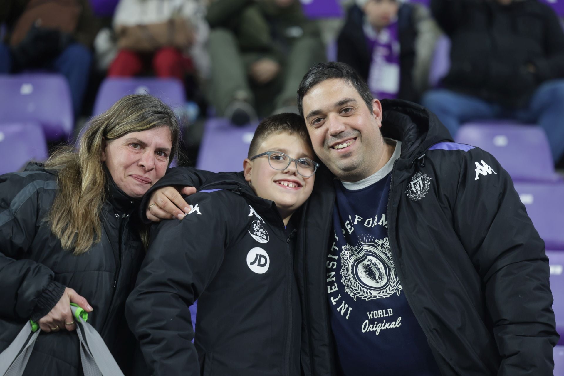 Búscate en la grada del Real Valladolid - UD Las Palmas (2/4)