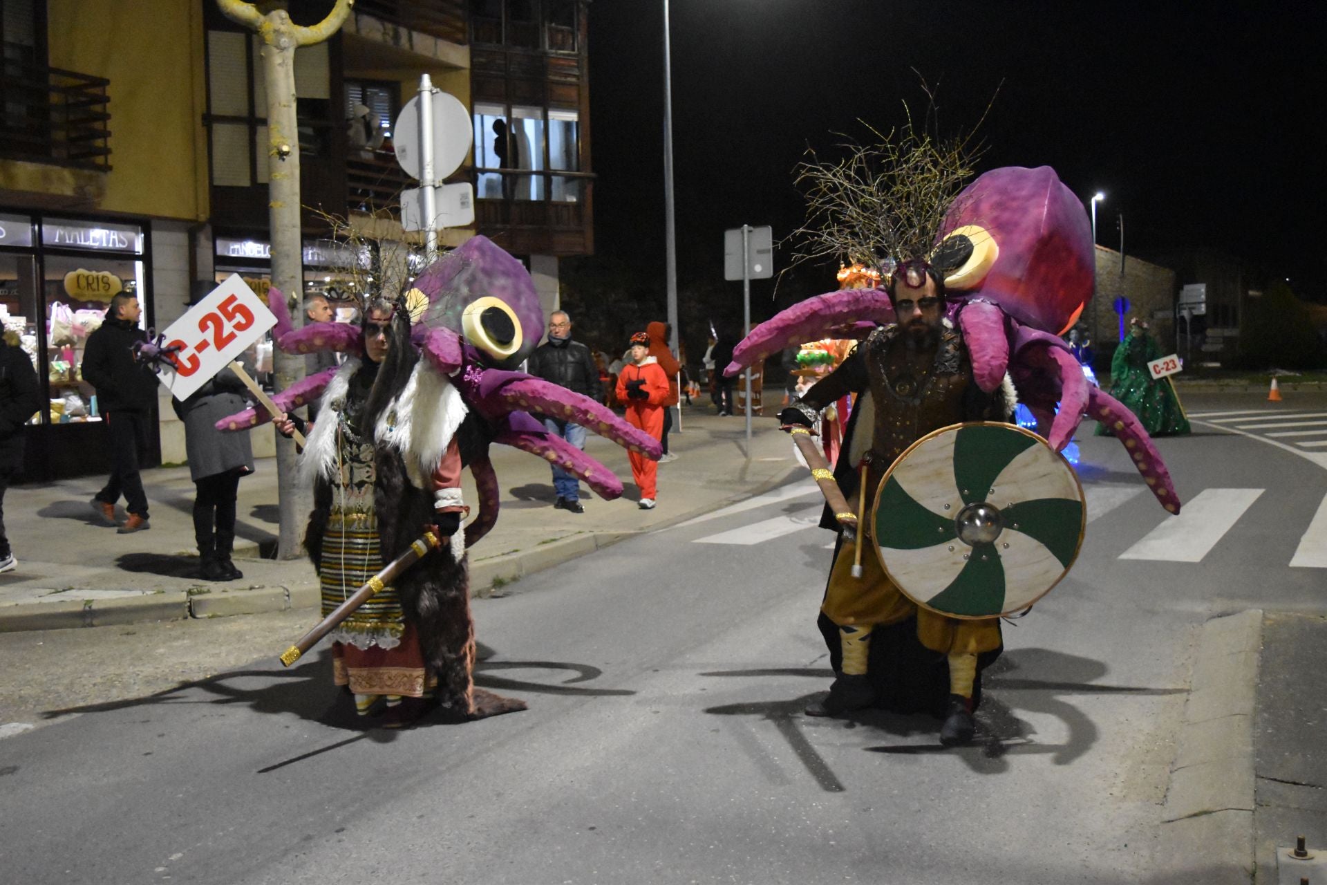 Así ha sido el gran desfile del Carnaval de la Galleta de Aguilar