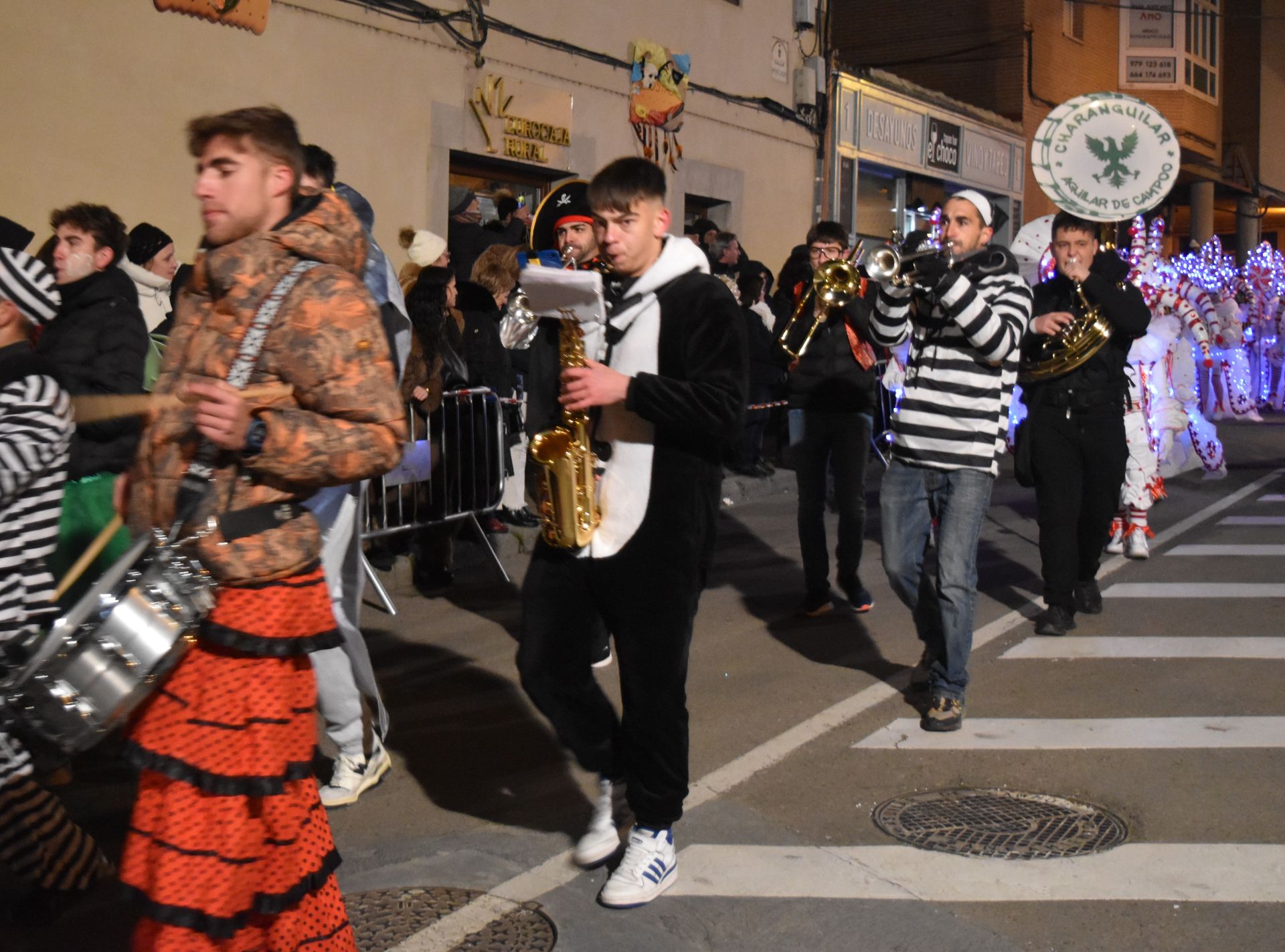 Así ha sido el gran desfile del Carnaval de la Galleta de Aguilar