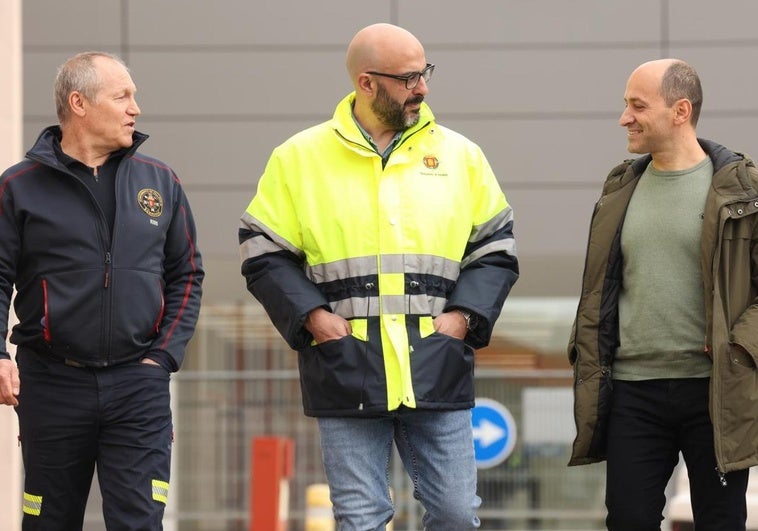 De izquierda a derecha, el sargento Juan Carlos Rodríguez, el capataz Antonio Calvo y el enfermero Fabrizio Evangelista.