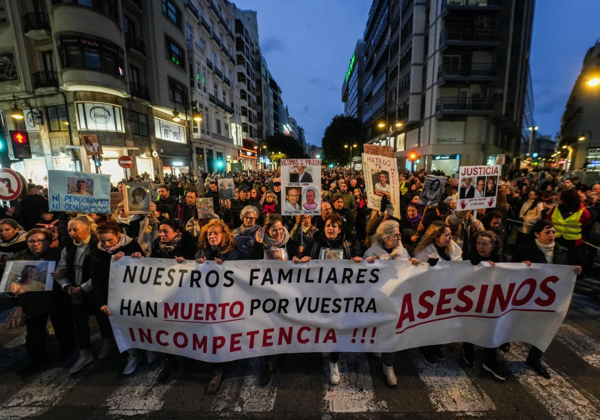 Mazón, entrampado