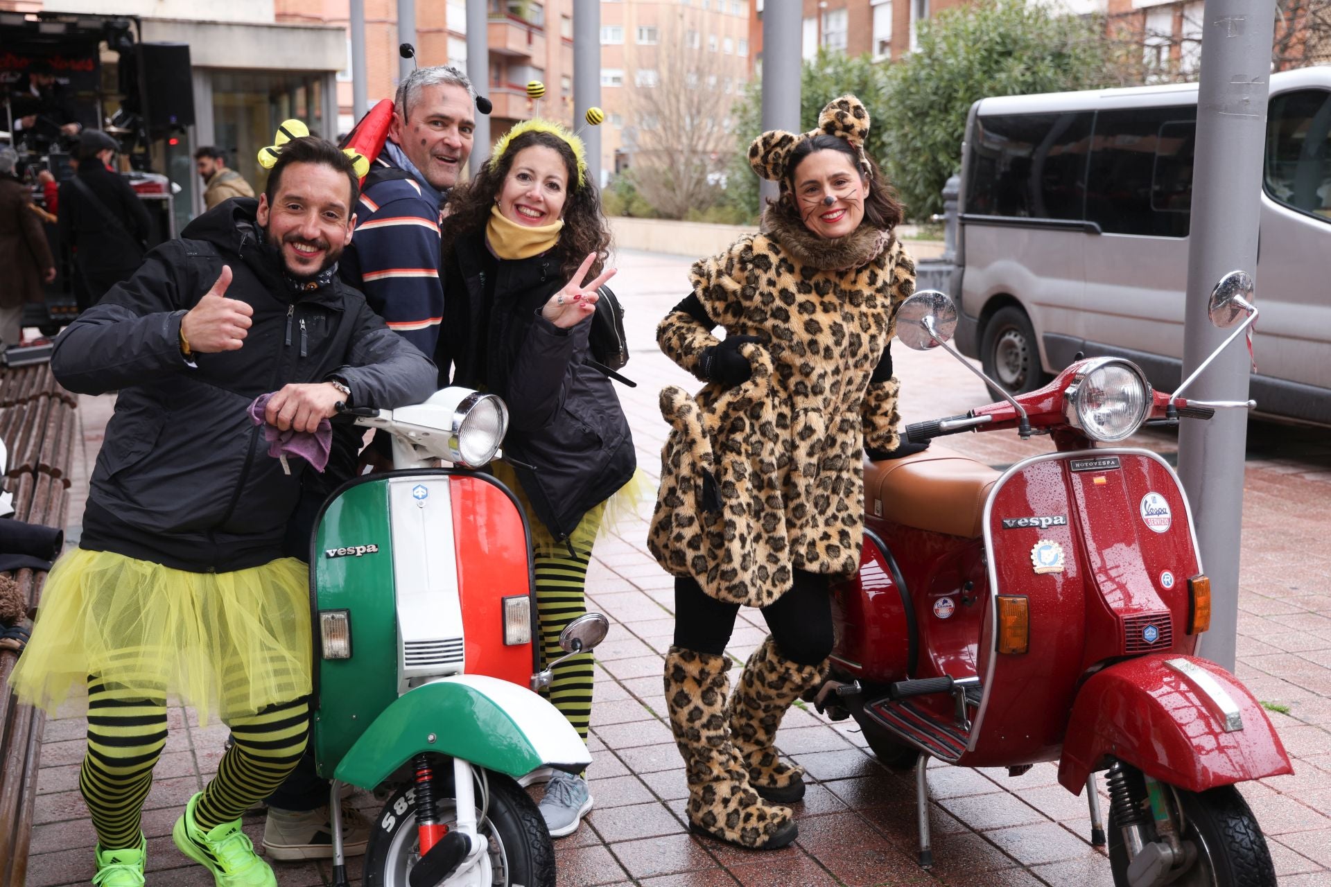 Desfile de motos en la plaza Gutiérrez Semprún