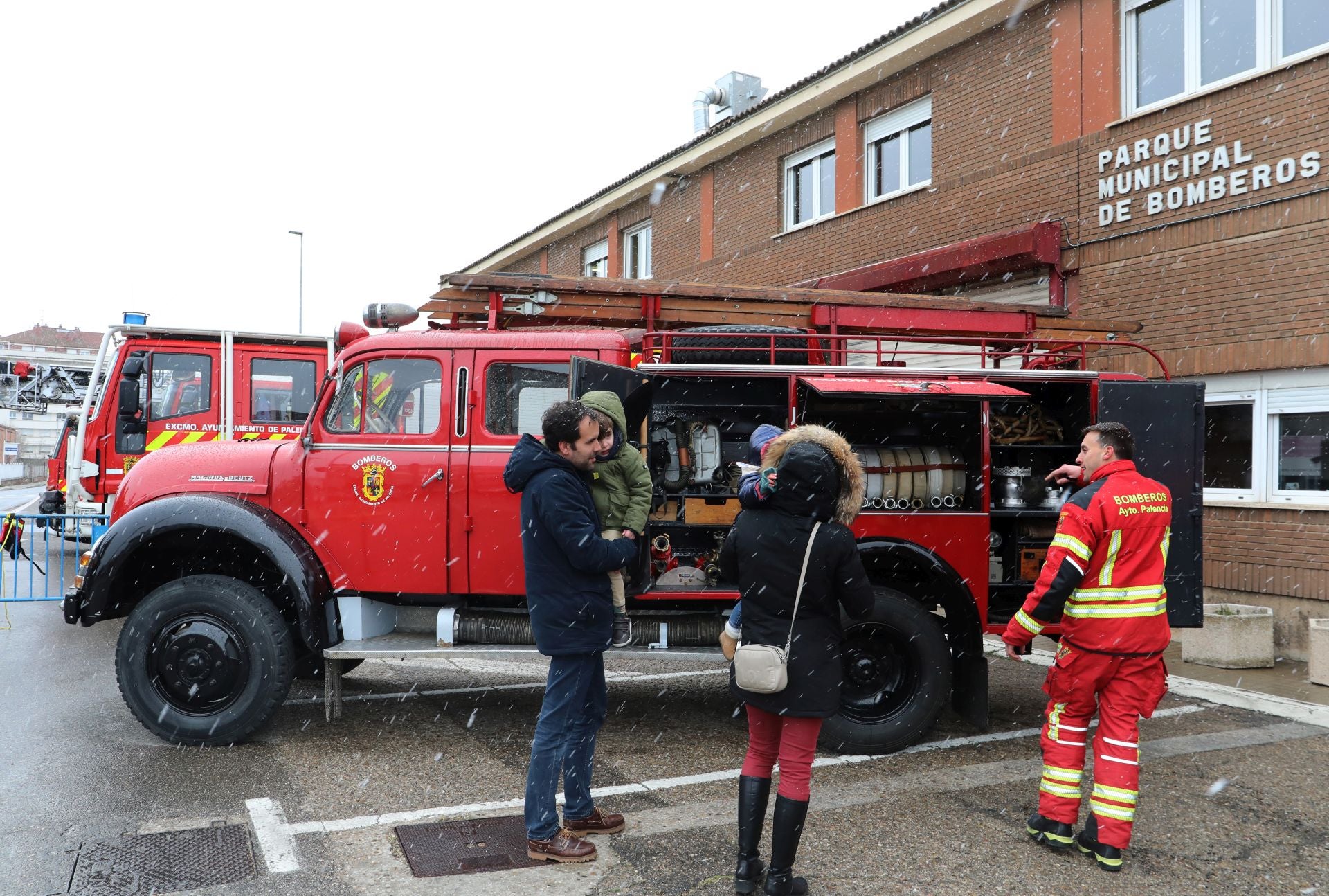 Jornada de puertas abiertas en el Parque de Bomberos de Palencia