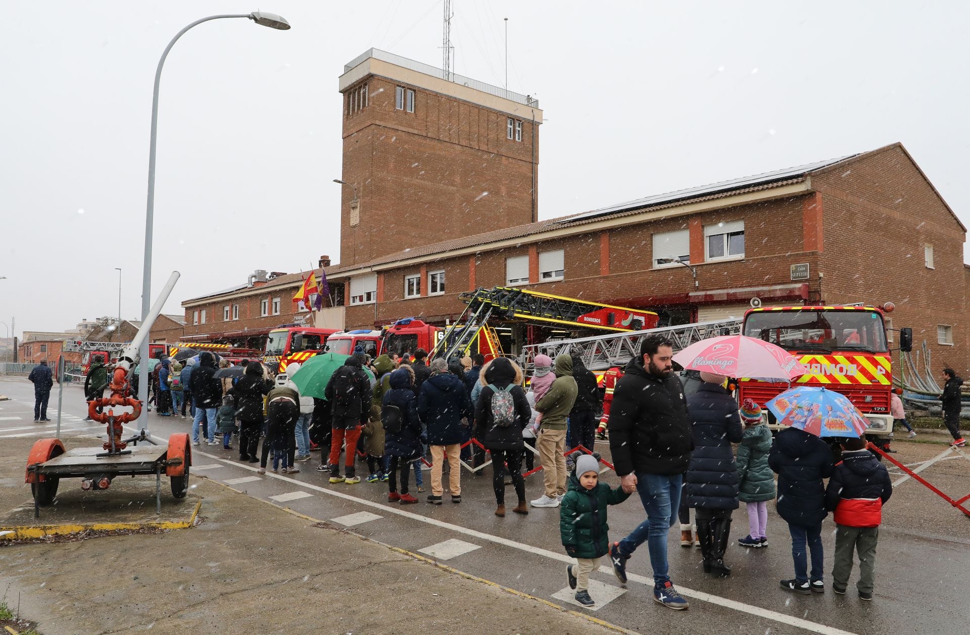 Jornada de puertas abiertas en el Parque de Bomberos de Palencia