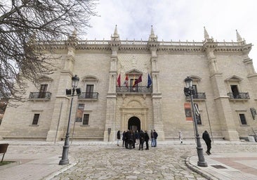 Santa Cruz desvela su fachada y sus secretos tras un año de obras