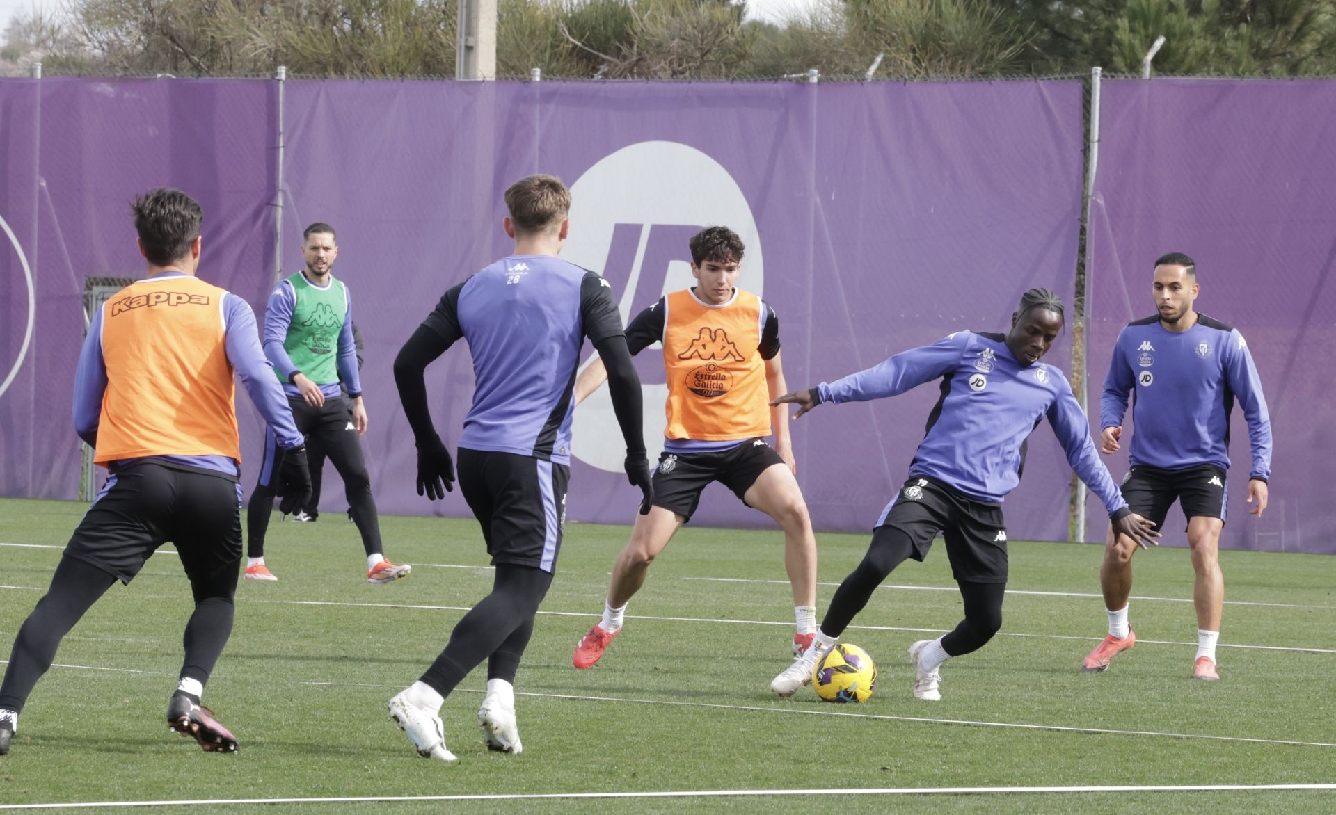El entrenamiento a puerta abierta del Real Valladolid, en imágenes