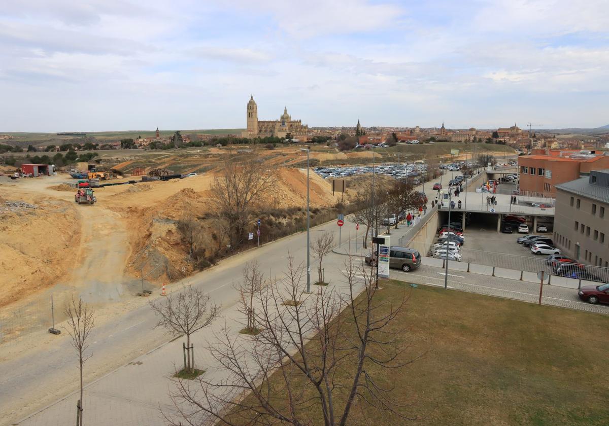 Calle Luis Erik Clavería Neurólogo, principal vía de acceso al Hospital General de Segovia.