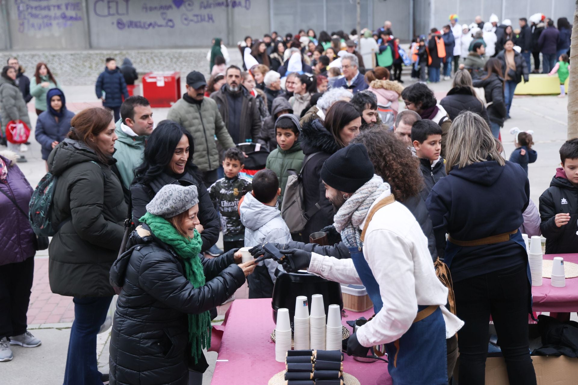 Concurso de disfraces y chocolatada en Pajarillos