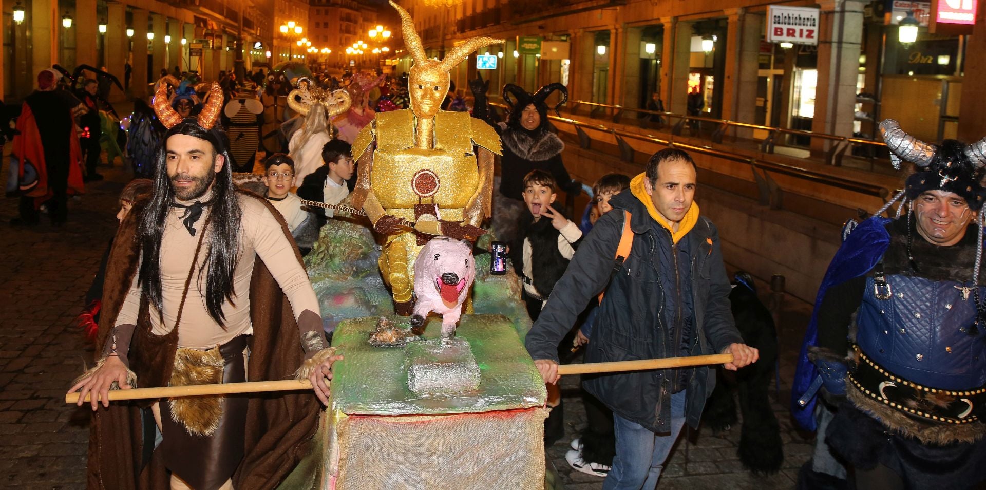 Fotografías del gran desfile de Carnaval en Segovia