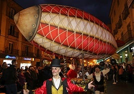 Un espectáculo circense abrió el desfile de Carnaval.